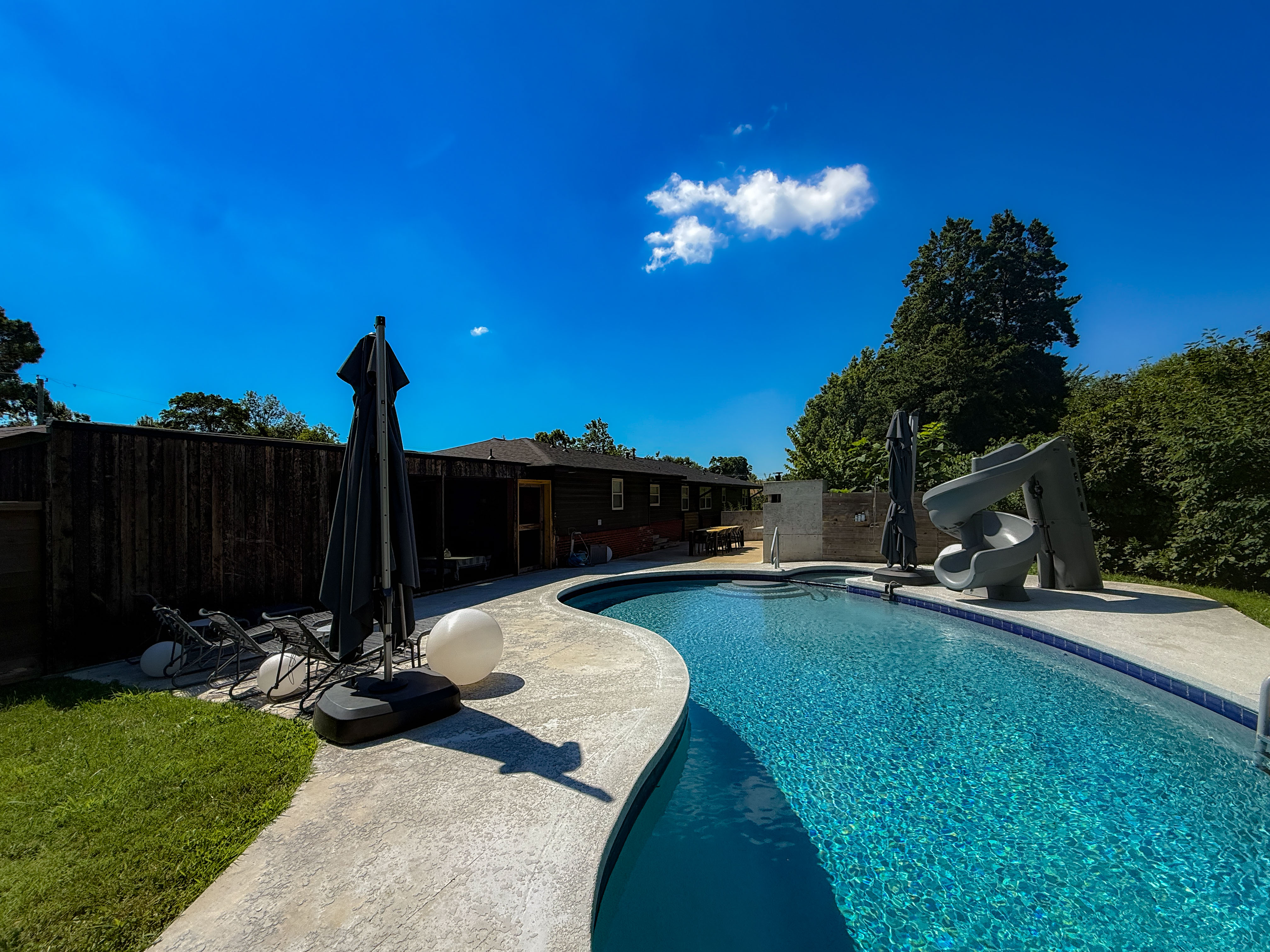 307 Crestview listing photo 5